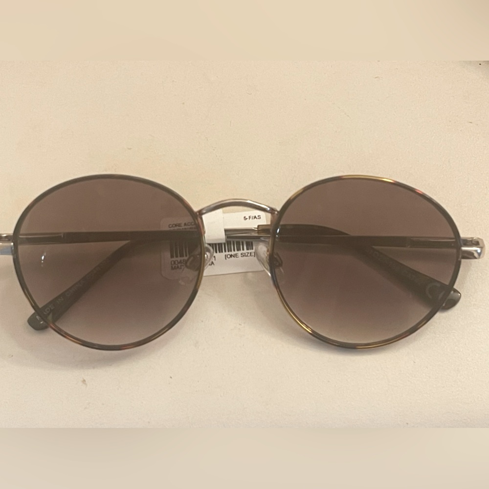 Leopard frame light black fashionable shades. One Size fits all